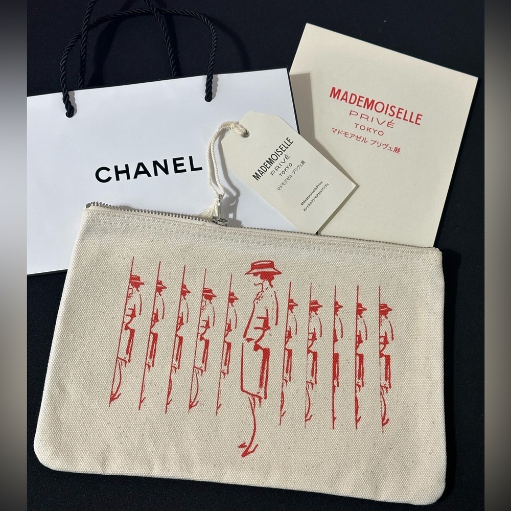 CHANEL Mademoiselle‎ Prive Canvas Pouch Novelty